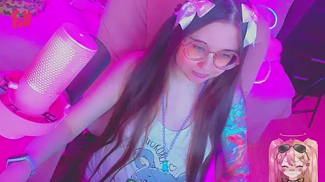 Snapshot of Lolisuccub chatting on July 9, 6:45 pm Lolisuccub online show from July 9, 6:45 pm