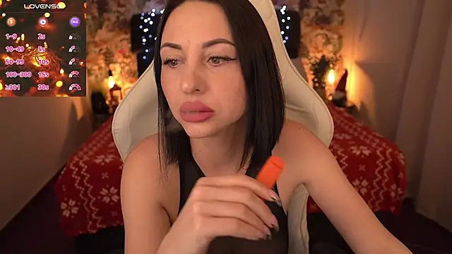 Snapshot of KristiiMax chatting on December 24, 6:28 pm KristiiMax online show from December 24, 6:28 pm