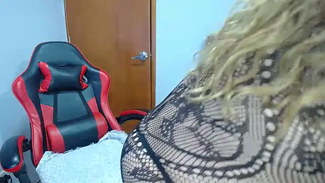 Ursulawhite69 online show from May 24, 12:59 am