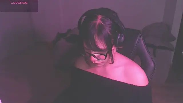 Snapshot of modjo_ chatting on November 22, 3:38 am modjo online show from November 22, 3:38 am