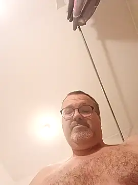 Snapshot of mike9473 chatting on November 1, 11:12 am mike9473 online show from November 1, 11:12 am