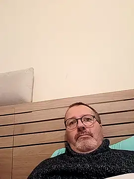 Snapshot of mike9473 chatting on November 2, 3:58 pm mike9473 online show from November 2, 3:58 pm