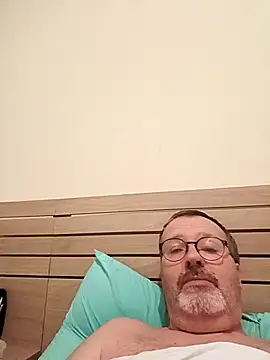 Snapshot of mike9473 chatting on November 11, 8:53 pm mike9473 online show from November 11, 8:53 pm