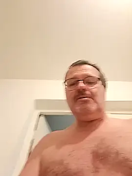 Snapshot of mike9473 chatting on December 16, 6:57 pm mike9473 online show from December 16, 6:57 pm