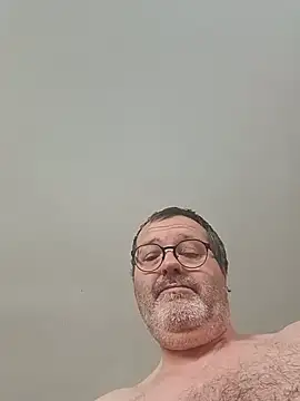 Snapshot of mike9473 chatting on June 8, 6:58 am mike9473 online show from June 8, 6:58 am