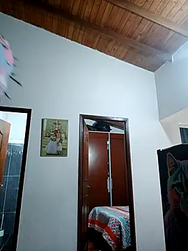 LunaZambrano online show from December 5, 2:14 pm