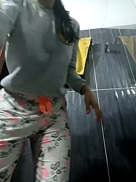 LunaZambrano online show from January 16, 1:48 pm