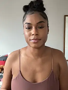 CandyLuxxxx online show from January 8, 9:01 pm