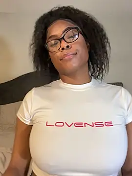 CandyLuxxxx online show from March 13, 1:21 am