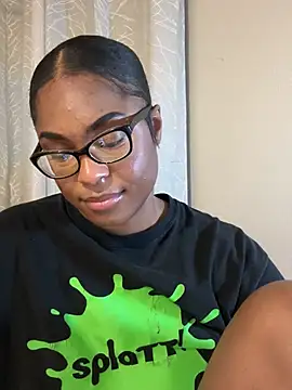 CandyLuxxxx online show from March 23, 3:54 am