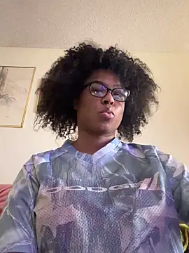 CandyLuxxxx online show from March 23, 8:46 pm