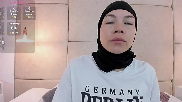 aisha vs online show from February 6, 12:41 pm