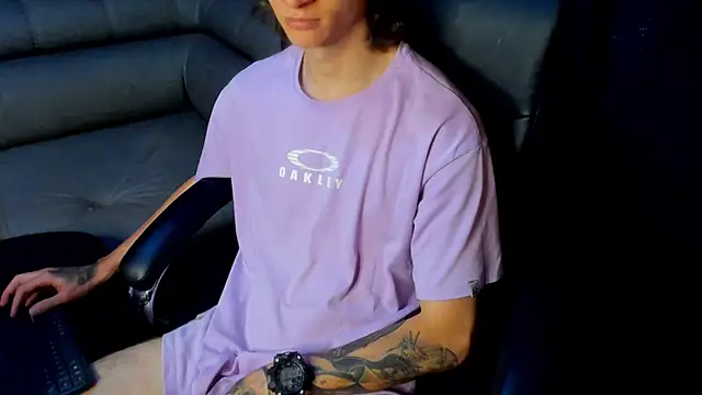 Snapshot of Dmtry6 chatting on January 6, 7:13 pm Dmtry6 online show from January 6, 7:13 pm