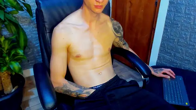 Snapshot of Dmtry6 chatting on March 23, 2:26 am Dmtry6 online show from March 23, 2:26 am