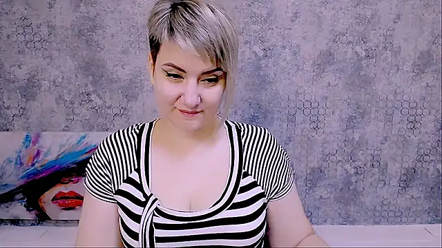 Djullia online show from September 12, 5:29 am