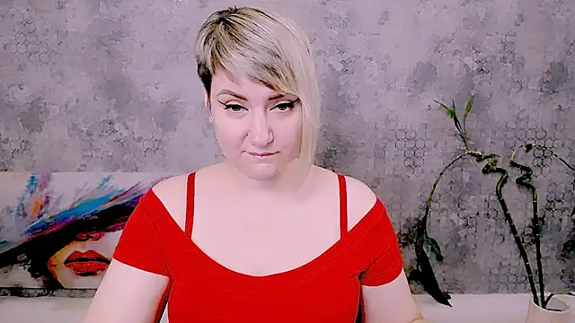 Snapshot of Djullia chatting on June 22, 6:10 am Djullia online show from June 22, 6:10 am
