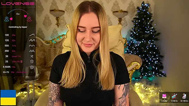 Snapshot of ArolinaNight chatting on January 3, 8:54 pm ArolinaNight online show from January 3, 8:54 pm