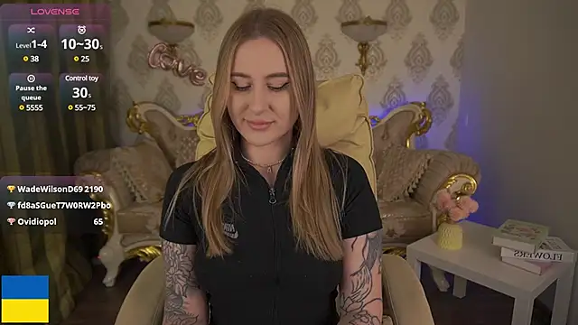 Snapshot of ArolinaNight chatting on February 22, 3:34 am ArolinaNight online show from February 22, 3:34 am