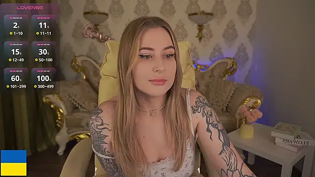 Snapshot of ArolinaNight chatting on February 25, 9:46 pm ArolinaNight online show from February 25, 9:46 pm