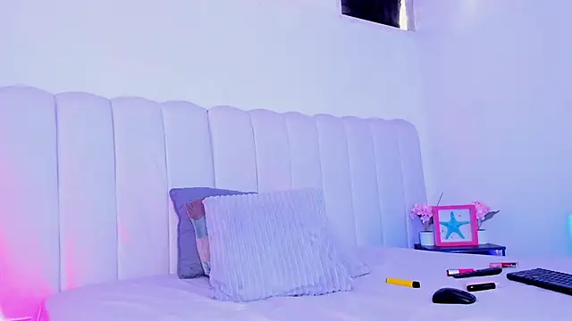 elsalondon online show from December 21, 9:55 pm