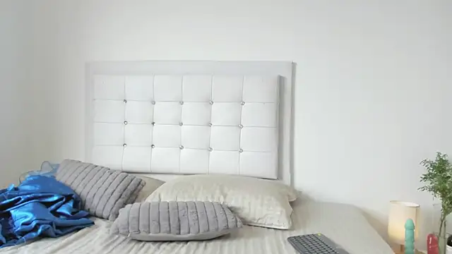 Snapshot of Sofia_Blosom chatting on November 6, 6:42 pm Sofia Blosom online show from November 6, 6:42 pm