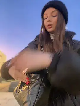 KrisMagnoly online show from March 22, 4:47 pm