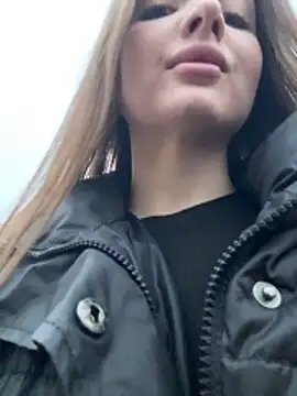 KrisMagnoly online show from March 19, 3:49 pm