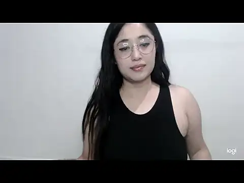 Snapshot of YummymeowW chatting on November 7, 3:12 pm YummymeowW online show from November 7, 3:12 pm