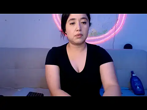 YummymeowW online show from January 19, 4:33 pm