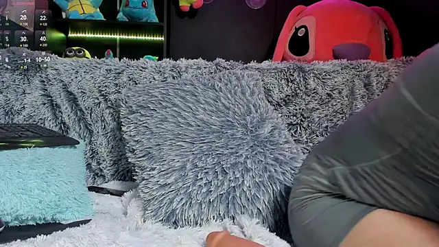 Katiehill 1 online show from March 22, 7:42 pm