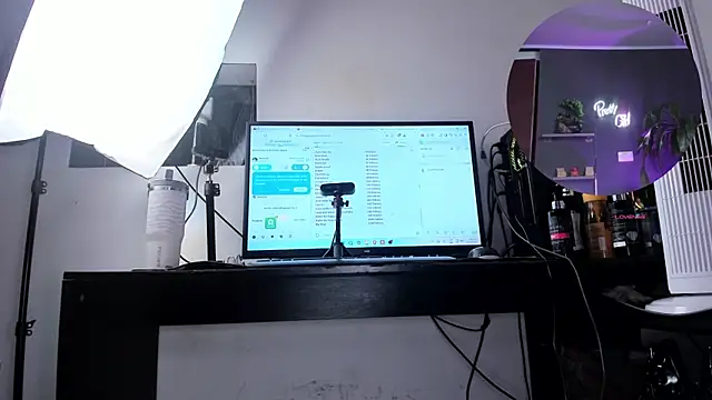 Katiehill 1 online show from November 12, 7:24 pm