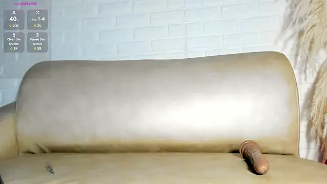 hersheybanks23 online show from January 27, 3:50 pm