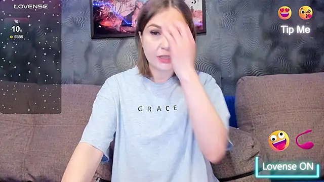 CassieMils online show from June 18, 8:02 pm