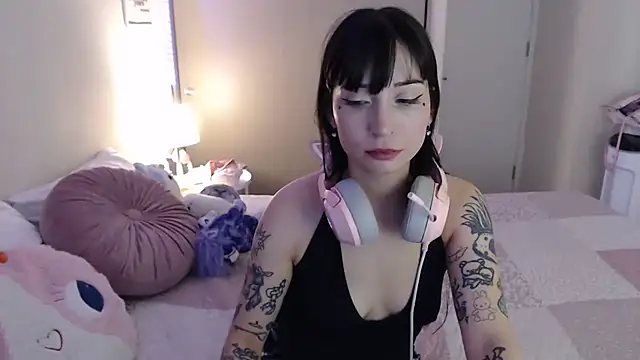 latinpetit online show from March 15, 4:57 am