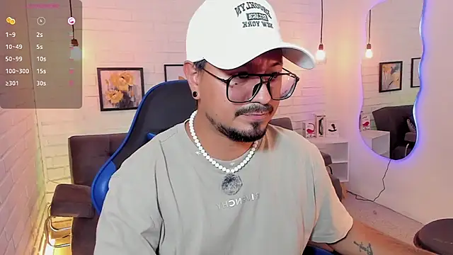 DaviidEvans  online show from September 15, 2:28 pm