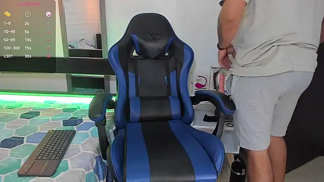 DaviidEvans  online show from October 4, 1:20 pm