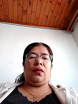 Snapshot of __valentina18 chatting on December 11, 1:06 pm   valentina18 online show from December 11, 1:06 pm