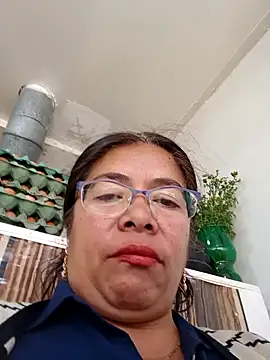 Snapshot of __valentina18 chatting on December 21, 1:32 pm   valentina18 online show from December 21, 1:32 pm