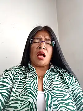 Snapshot of __valentina18 chatting on December 31, 8:23 pm   valentina18 online show from December 31, 8:23 pm