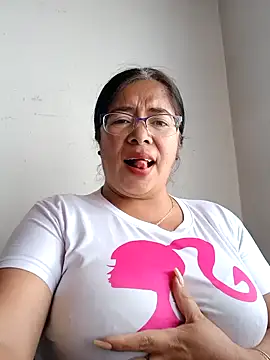 Snapshot of __valentina18 chatting on January 22, 7:56 pm   valentina18 online show from January 22, 7:56 pm