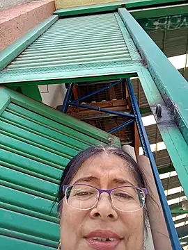 Snapshot of __valentina18 chatting on March 4, 4:20 pm   valentina18 online show from March 4, 4:20 pm