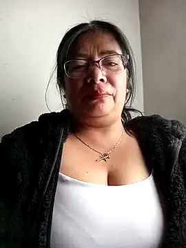 Snapshot of __valentina18 chatting on March 19, 8:32 pm   valentina18 online show from March 19, 8:32 pm