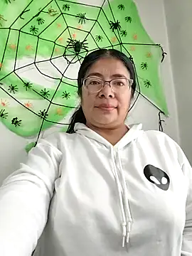 Snapshot of __valentina18 chatting on October 6, 1:08 pm   valentina18 online show from October 6, 1:08 pm