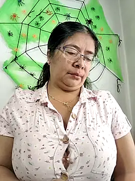 Snapshot of __valentina18 chatting on October 10, 1:10 pm   valentina18 online show from October 10, 1:10 pm