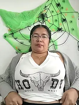 Snapshot of __valentina18 chatting on October 11, 1:09 pm   valentina18 online show from October 11, 1:09 pm