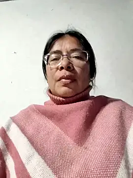 Snapshot of __valentina18 chatting on November 6, 1:28 am valentina18 online show from November 6, 1:28 am