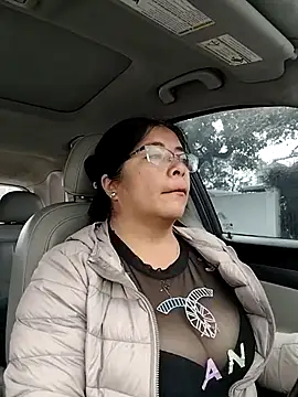 Snapshot of __valentina18 chatting on December 3, 1:42 pm valentina18 online show from December 3, 1:42 pm