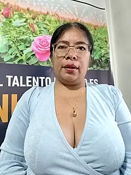 Snapshot of __valentina18 chatting on May 7, 11:59 am valentina18 online show from May 7, 11:59 am