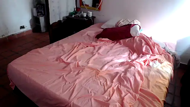 Snapshot of deftoolceles chatting on October 22, 10:59 am deftoolceles online show from October 22, 10:59 am