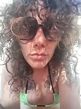 Snapshot of deftoolceles chatting on November 10, 9:03 pm deftoolceles online show from November 10, 9:03 pm